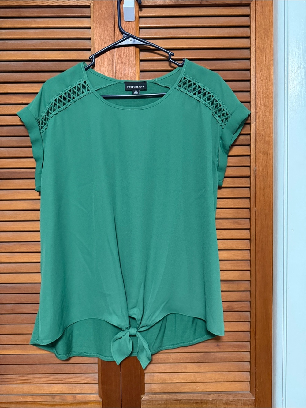 Fortune+Ivy Emerald Knot-Front Short Sleeve Blouse